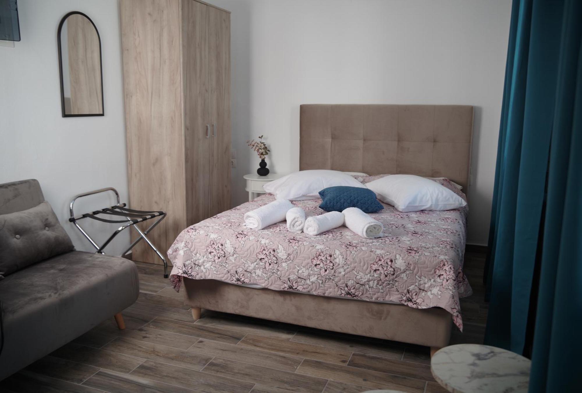 Soso'S Apartments -Vacations Next To The Beach 사리포라다 외부 사진